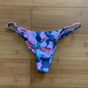 Stone Fox Swim Bikini Bottons